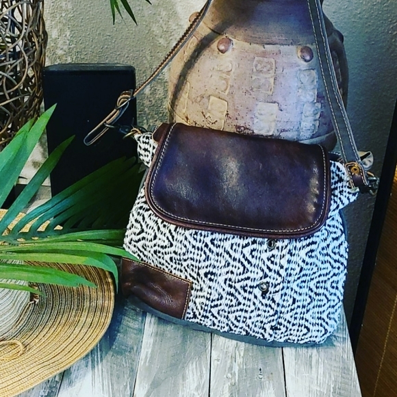 JUST LISTED MANY NEW ITEMS.THANK YOU KAT - Picture 5 of 16